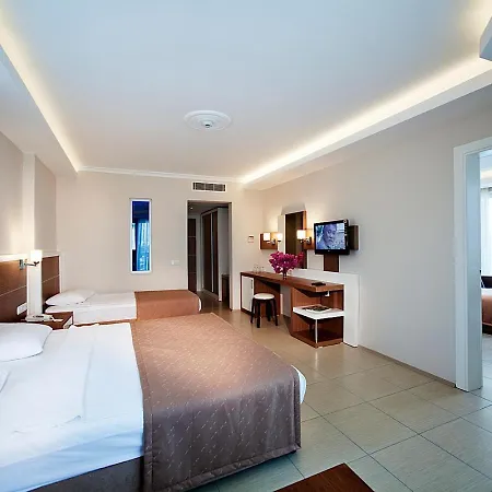 Venessa Hotel 4*
